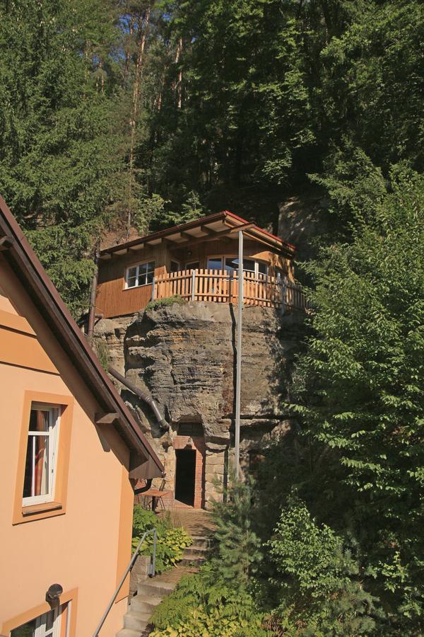 Malbenka - Chata Na Skale Pod Hradem Kokorin Buitenkant foto