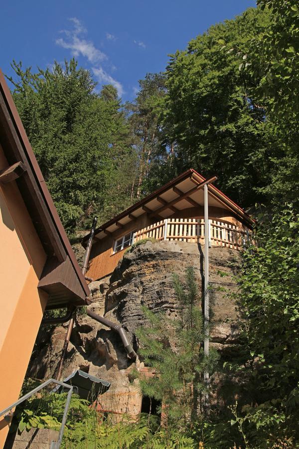 Malbenka - Chata Na Skale Pod Hradem Kokorin Buitenkant foto